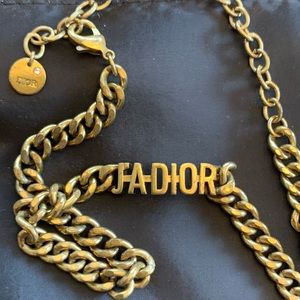 Jadore vintage Dior necklace, good weight and looks beautiful in! Rare piece!